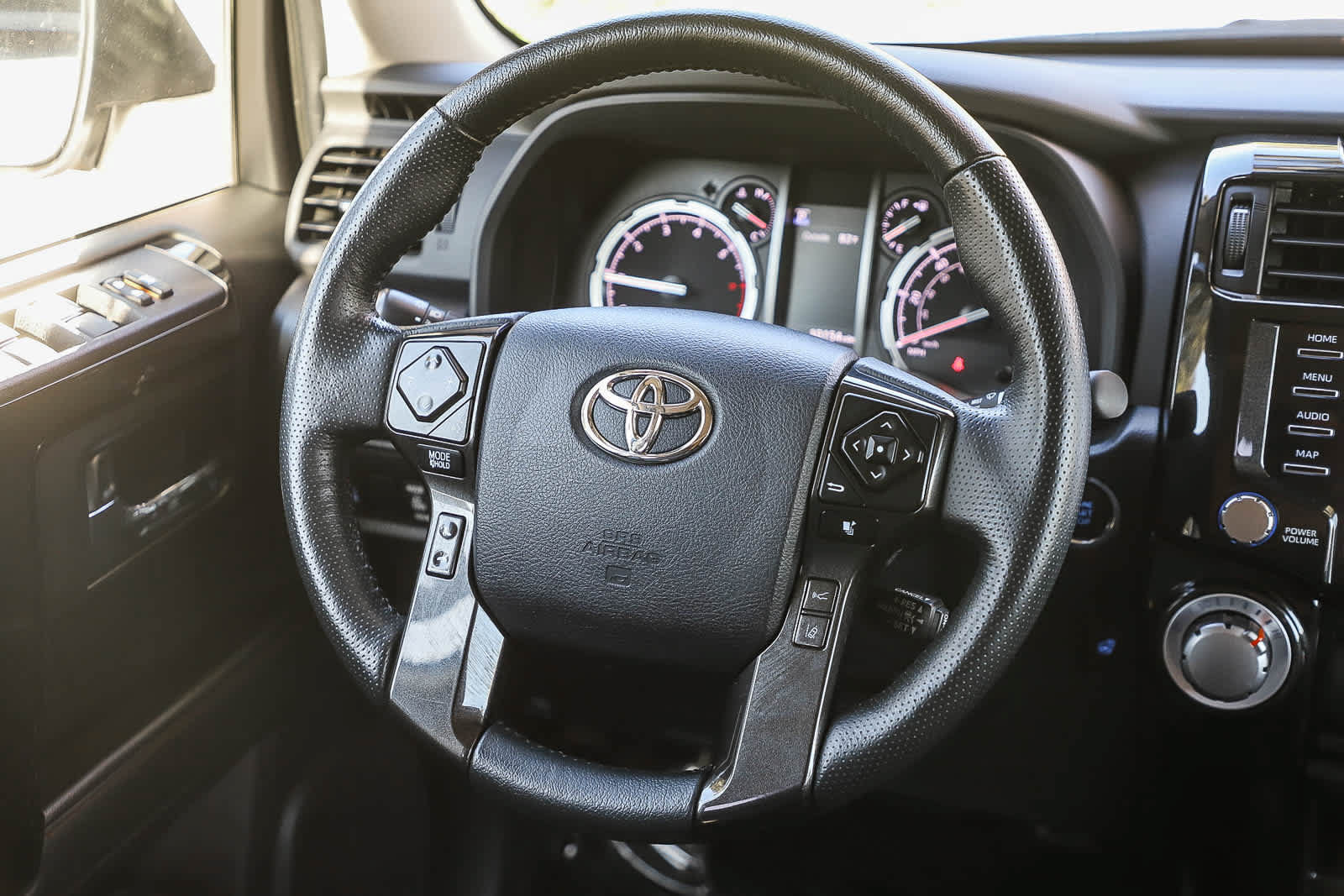 Used 2024 Toyota 4Runner TRD Off-Road Premium w/ Off Road Premium Plus Package AWD/4WD image 17