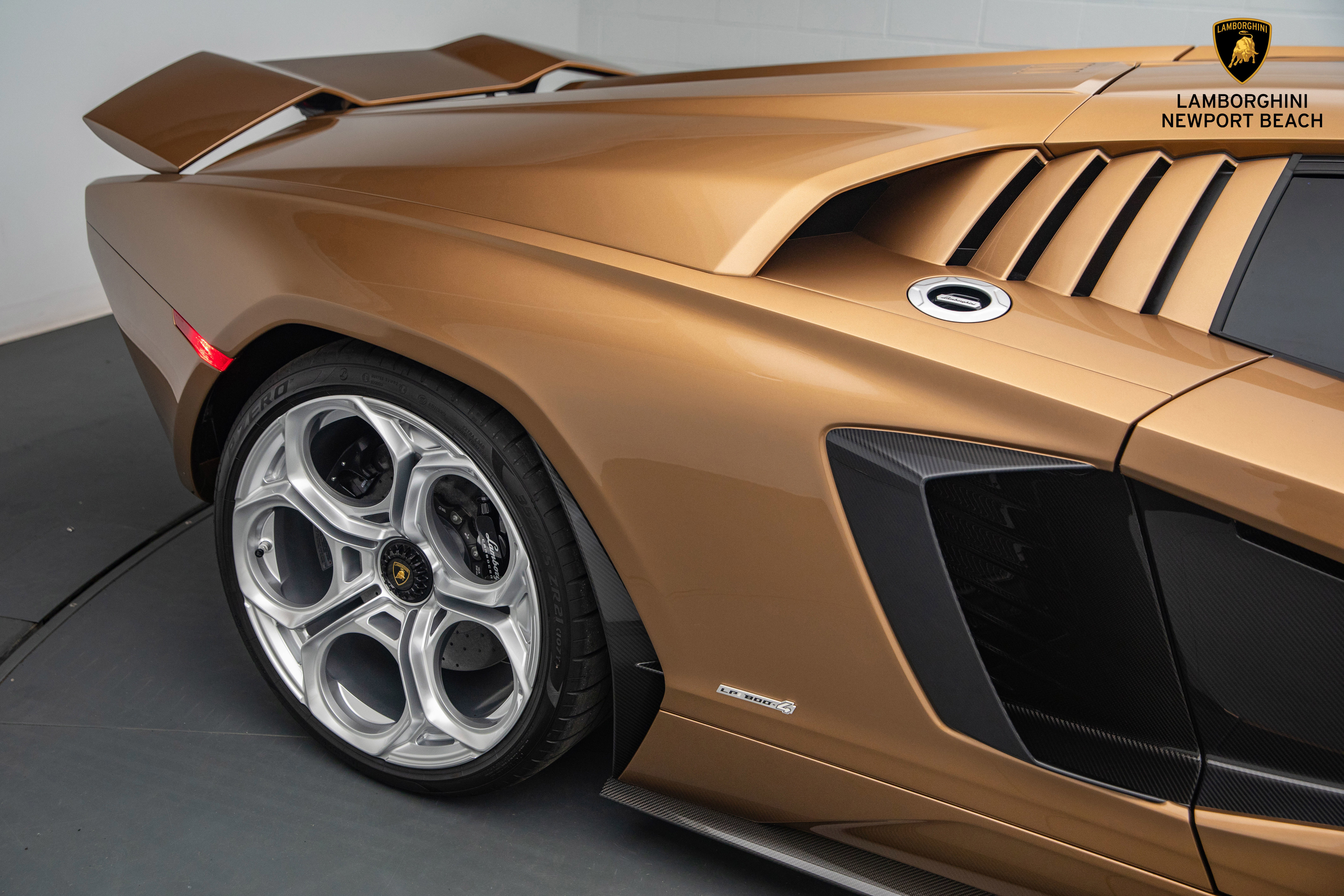 Used 2022 Lamborghini Aventador Countach image 8