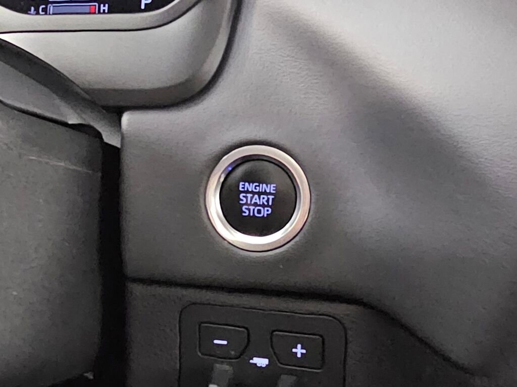 Used 2024 Toyota Tundra Platinum AWD/4WD image 31