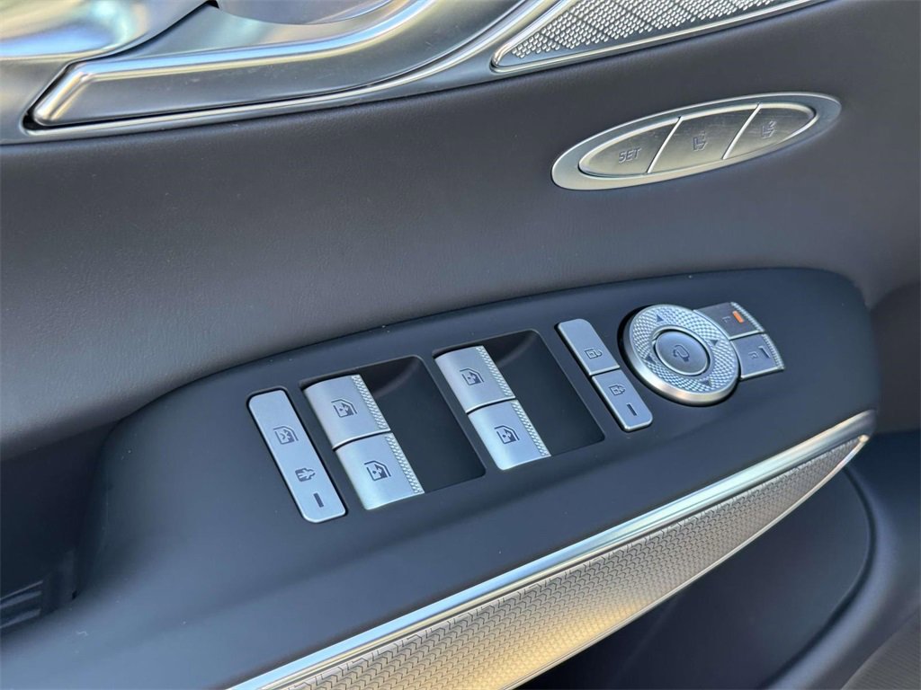 Used 2024 Genesis GV70 3.5T Sport image 15