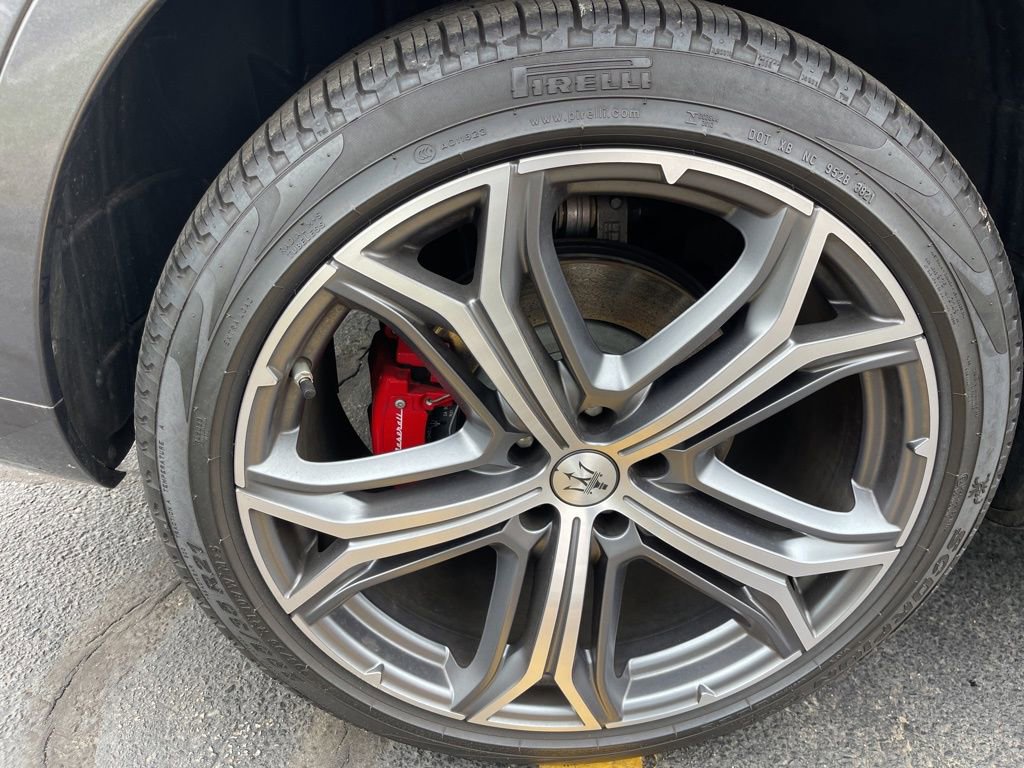 Used 2022 Maserati Levante Modena image 30