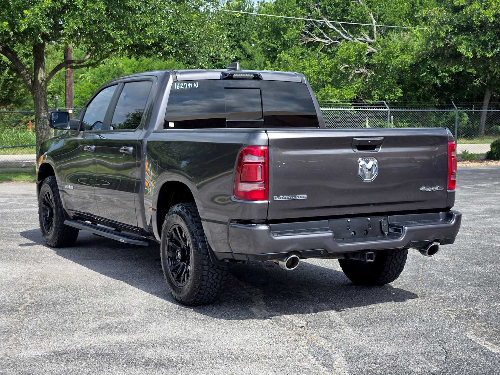 Used 2023 RAM 1500 Laramie AWD/4WD image 5