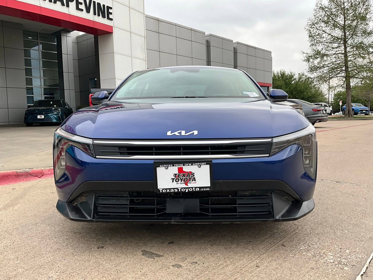 Used 2025 Kia K4 LXS image 3