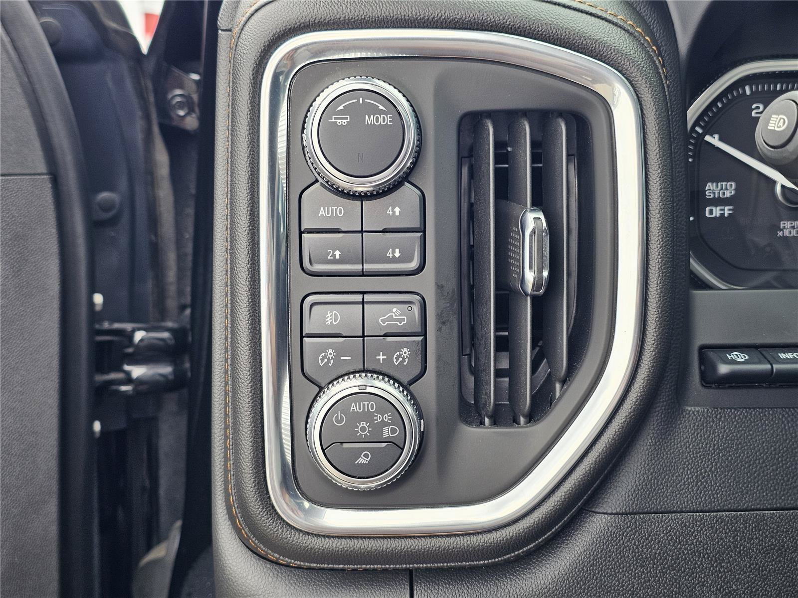 Used 2021 GMC Sierra 1500 AT4 w/ AT4 Value Package AWD/4WD image 21
