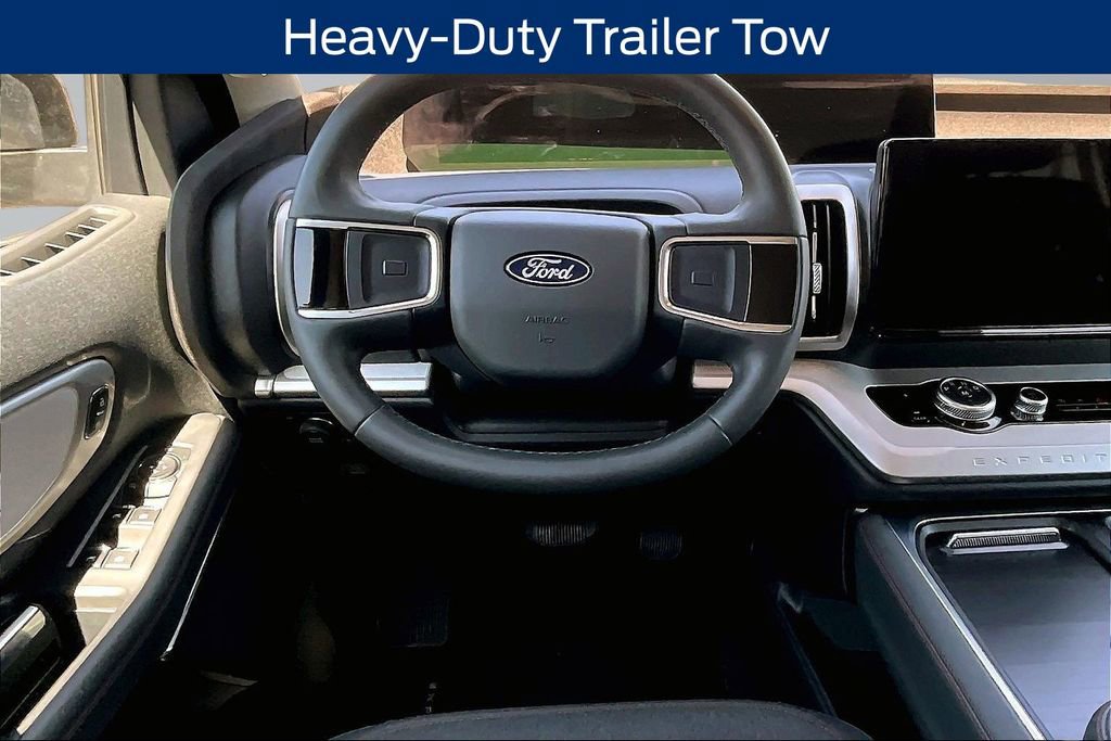 Used 2025 Ford Expedition Active image 8