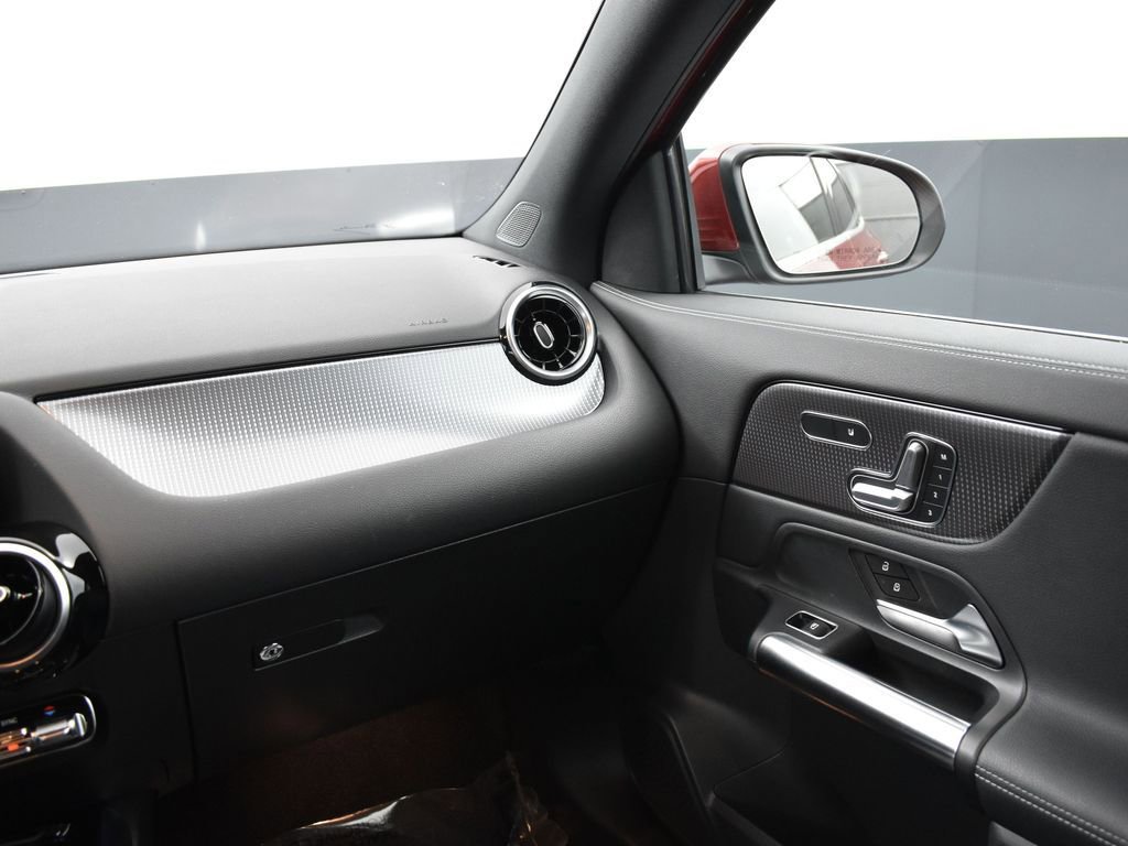 Used 2022 Mercedes-Benz GLA 250 4MATIC image 15