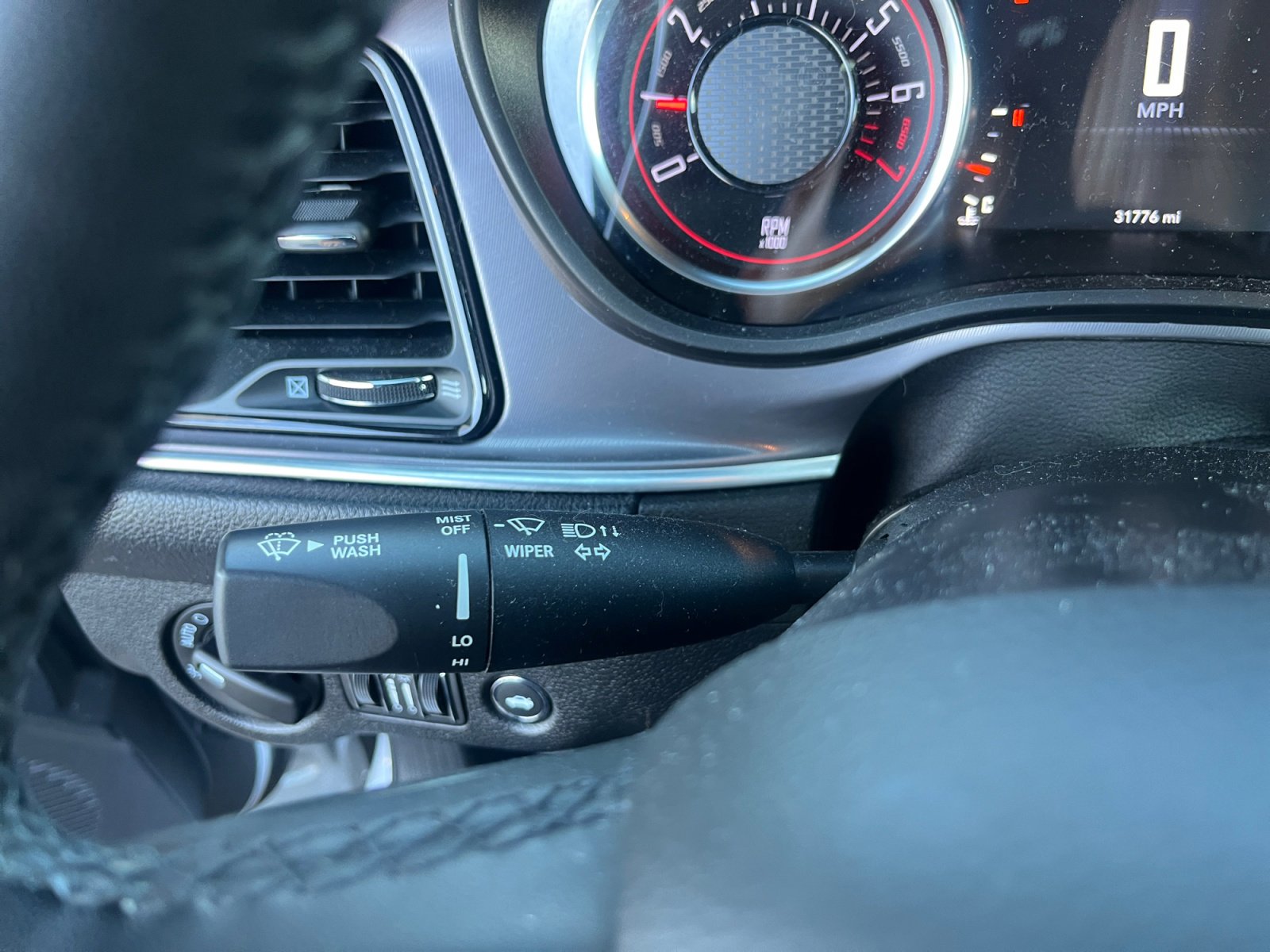 Used 2022 Dodge Challenger SXT image 11