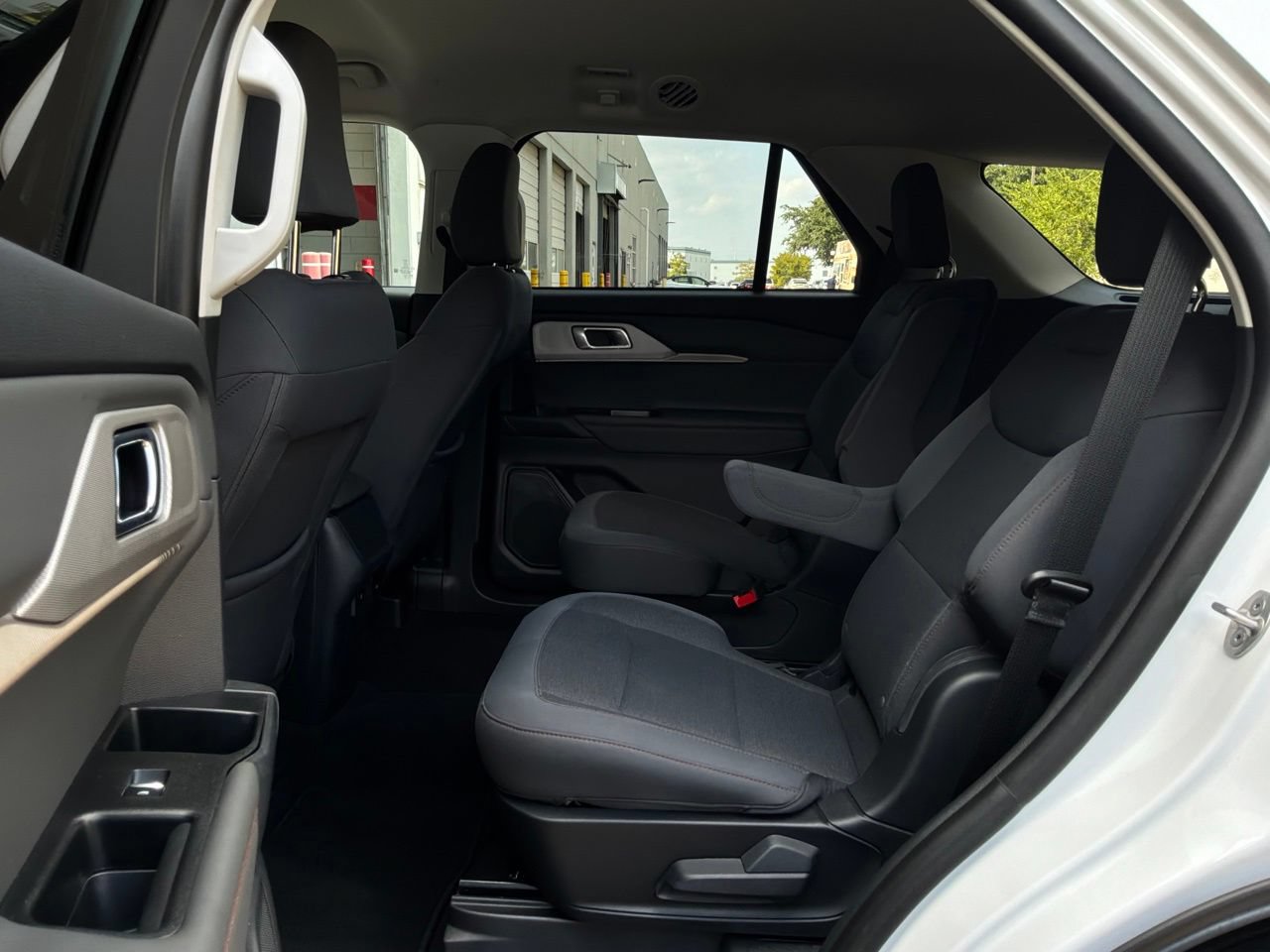 Used 2026 Ford Explorer Active RWD image 12