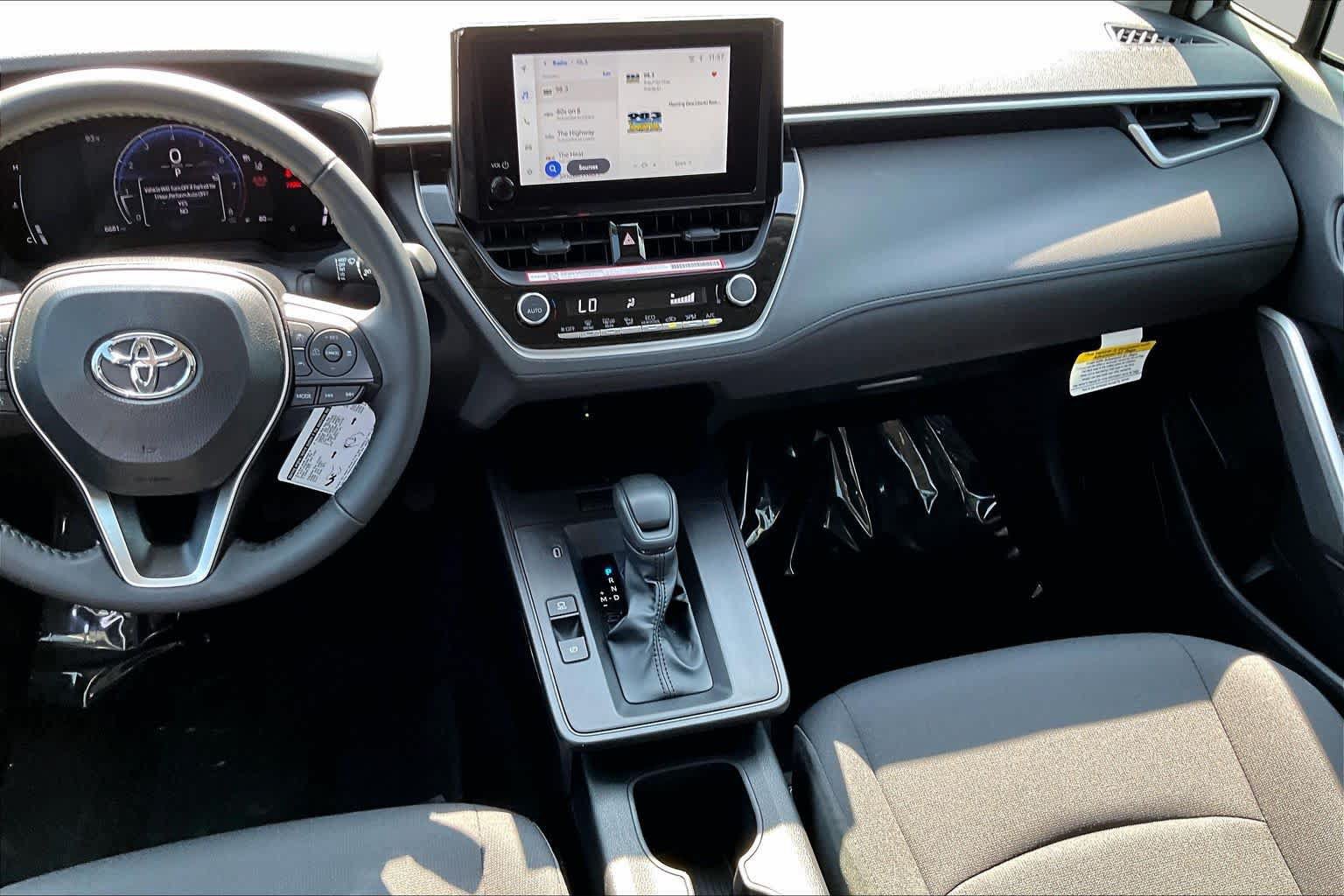 Used 2026 Toyota Corolla Cross LE w/ Moonroof Package FWD image 7