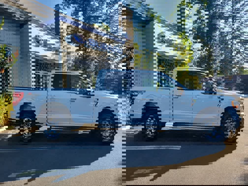 Used 2022 Ford F150 XLT w/ XTR Package image 2