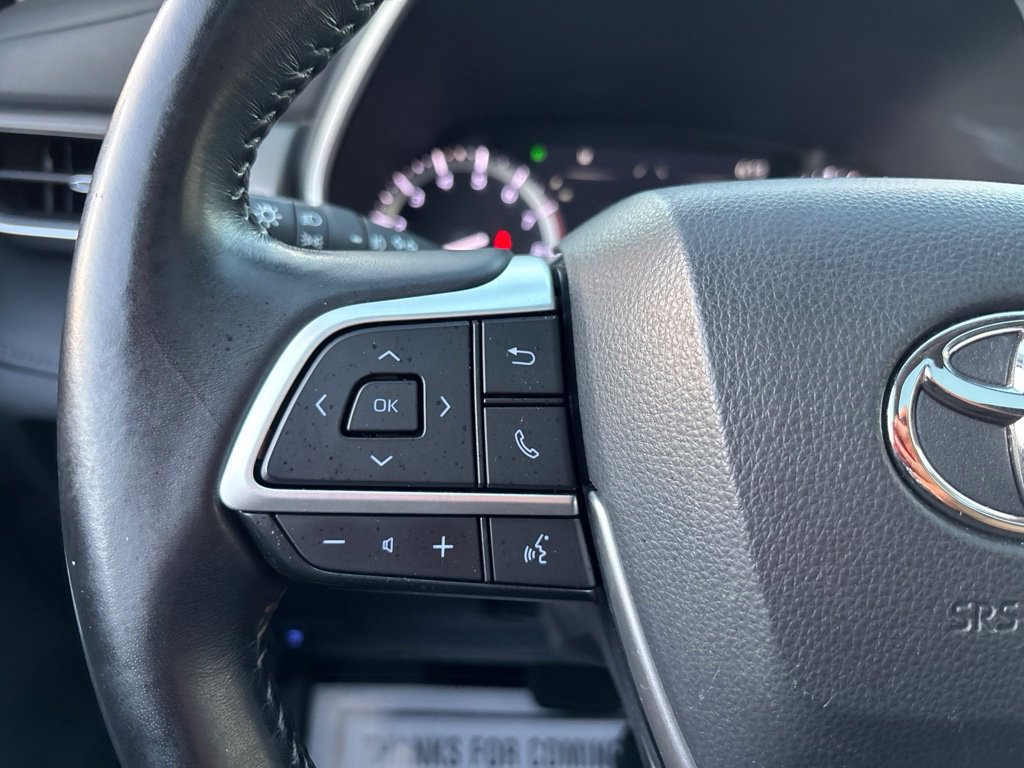 Used 2022 Toyota Highlander XLE AWD/4WD image 27