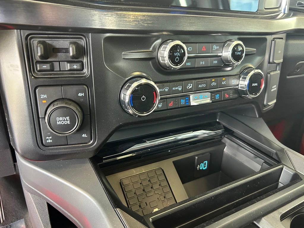 New 2026 Ford F250 Lariat w/ Black Appearance Package image 42