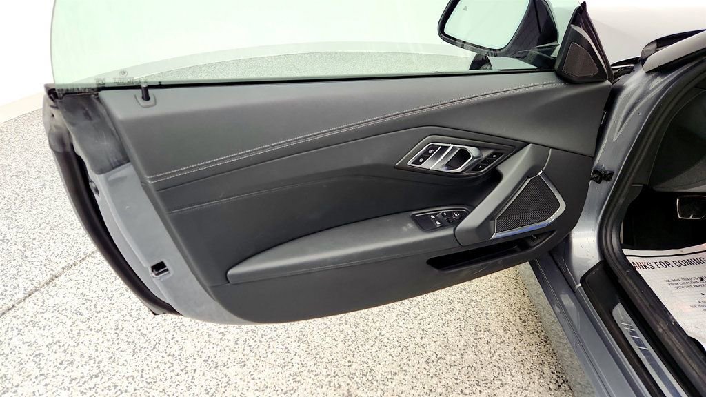 Used 2025 BMW Z4 sDrive30i w/ Premium Package image 11