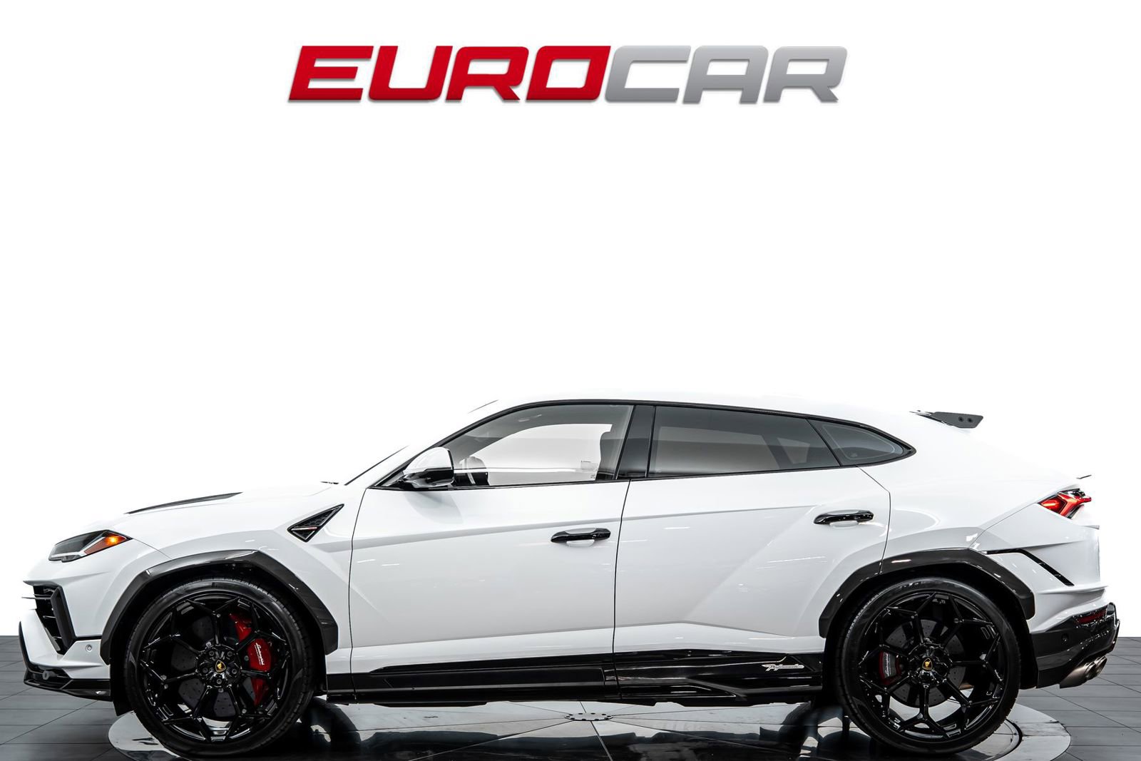 Used 2024 Lamborghini Urus Performante AWD/4WD image 2