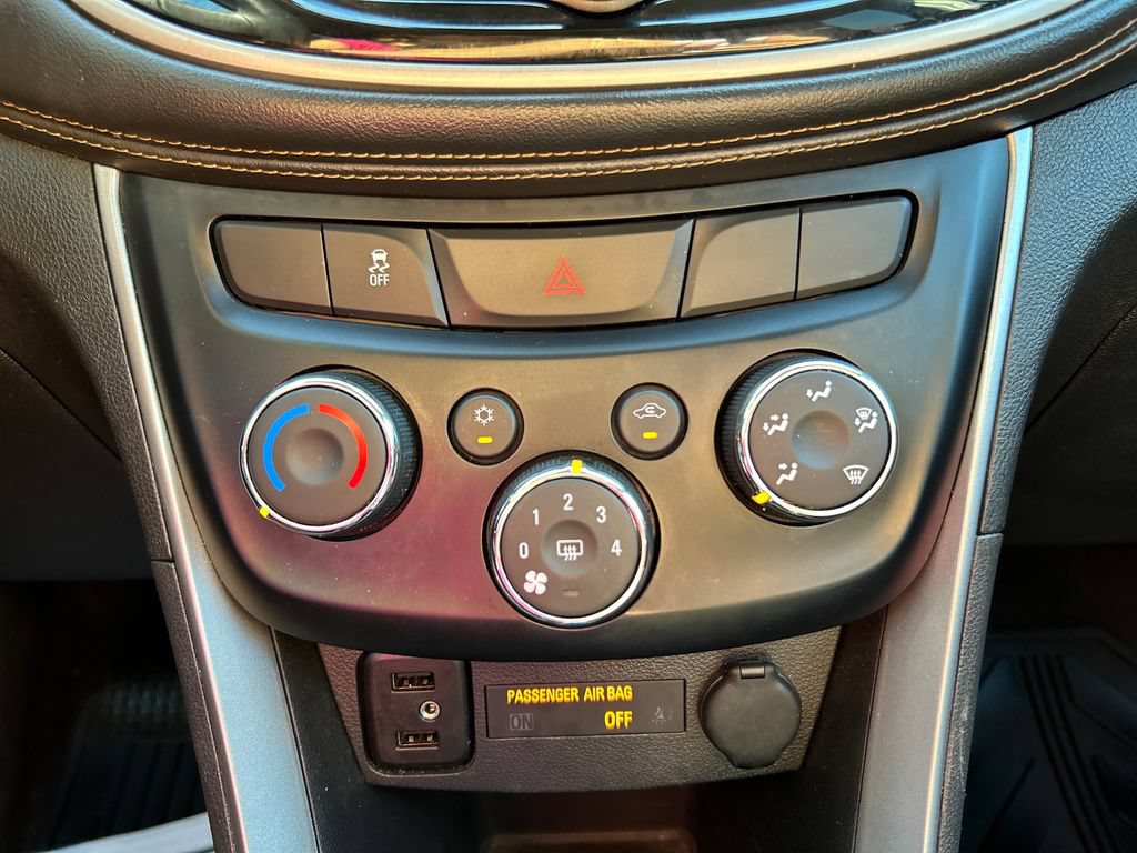 Used 2019 Chevrolet Trax LT w/ LT Convenience Package FWD image 26