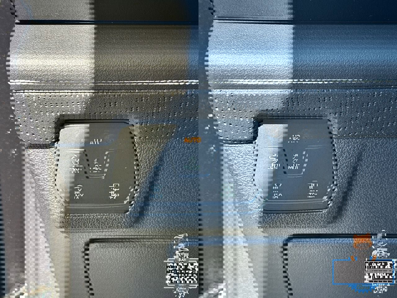 Used 2024 Volkswagen Atlas SE image 31