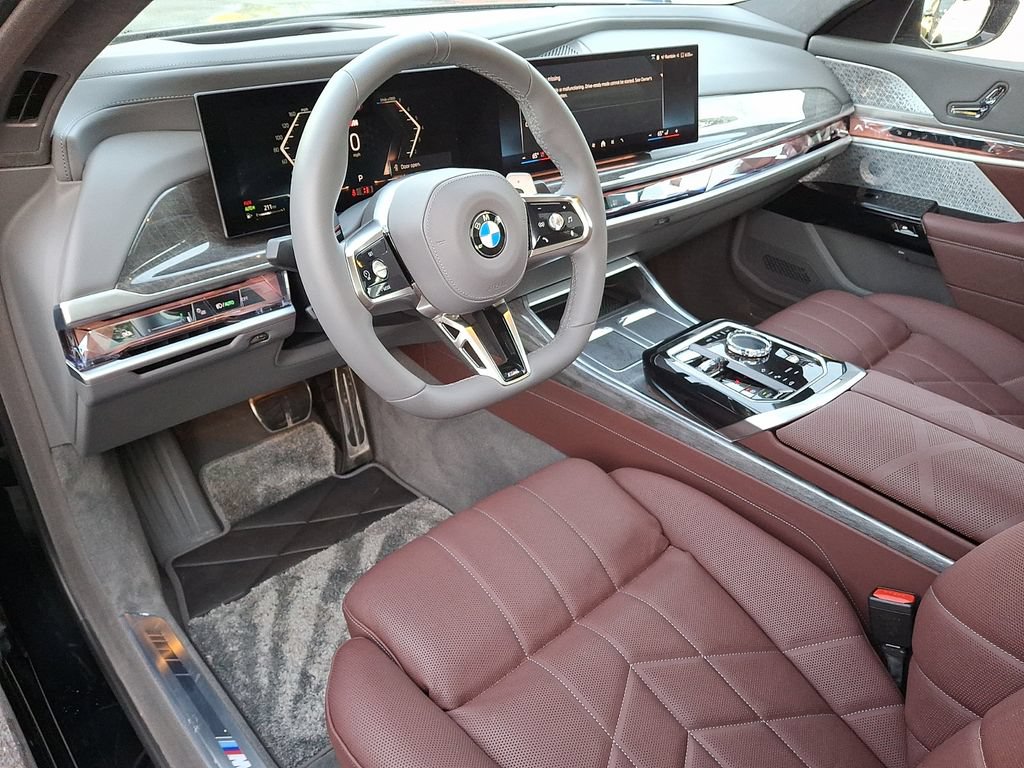 Certified 2024 BMW 760i xDrive w/ Executive Package AWD/4WD image 9