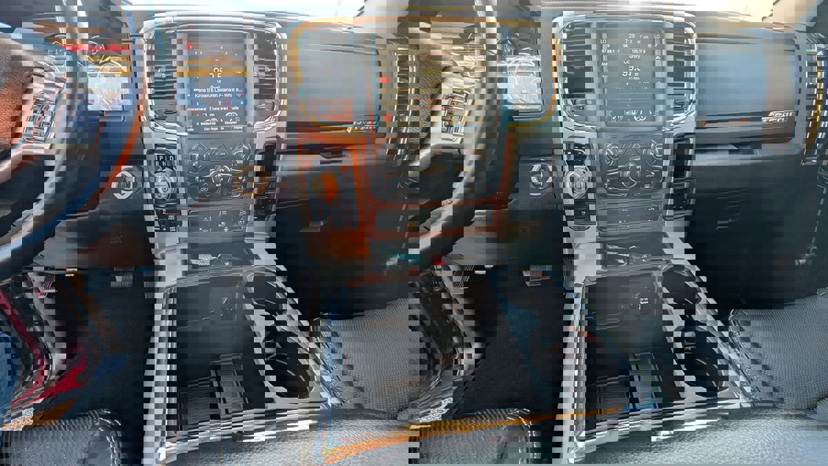 Used 2014 RAM 1500 Laramie w/ Convenience Group image 15