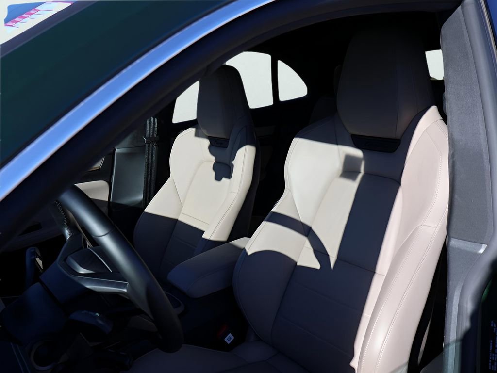 Certified 2024 Porsche Macan Turbo Electric AWD/4WD image 5