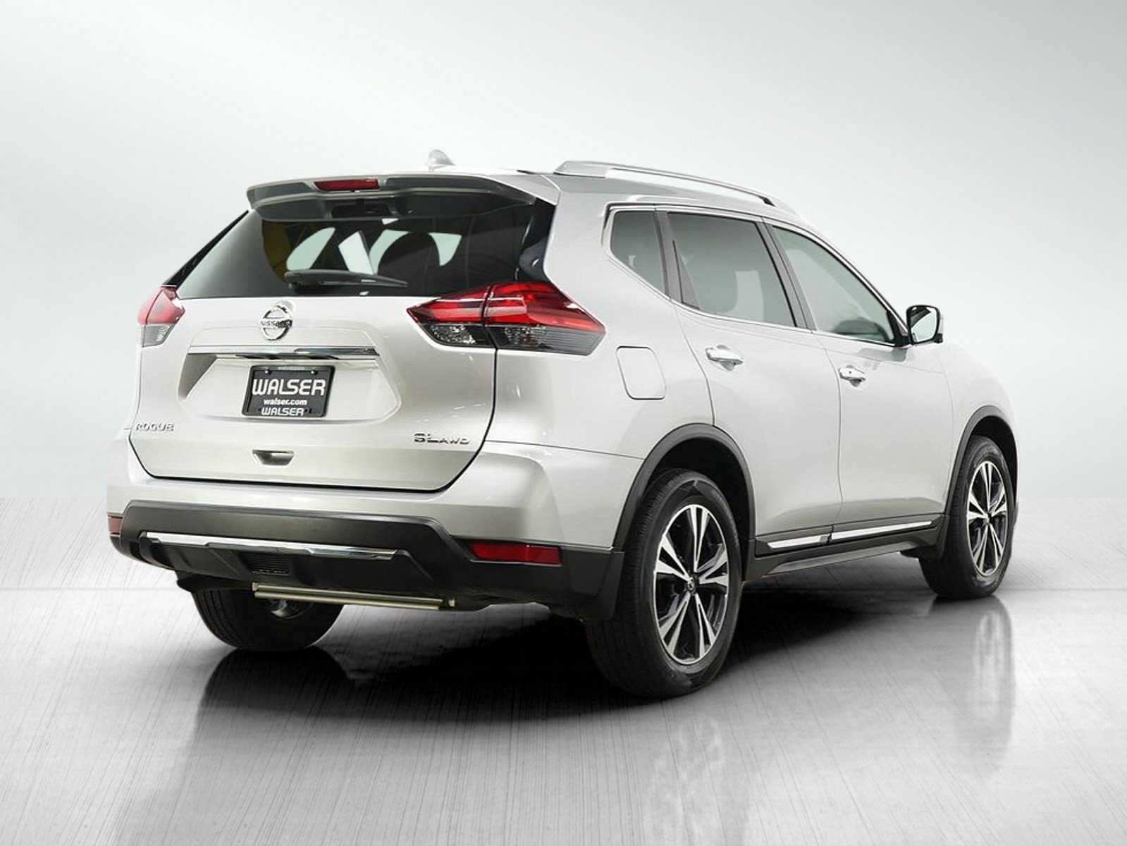 Used 2017 Nissan Rogue SL w/ SL Premium Package AWD/4WD image 5