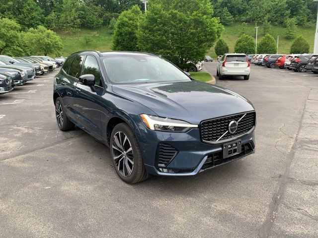 Used 2023 Volvo XC60 B5 Plus w/ Climate Package AWD/4WD image 3