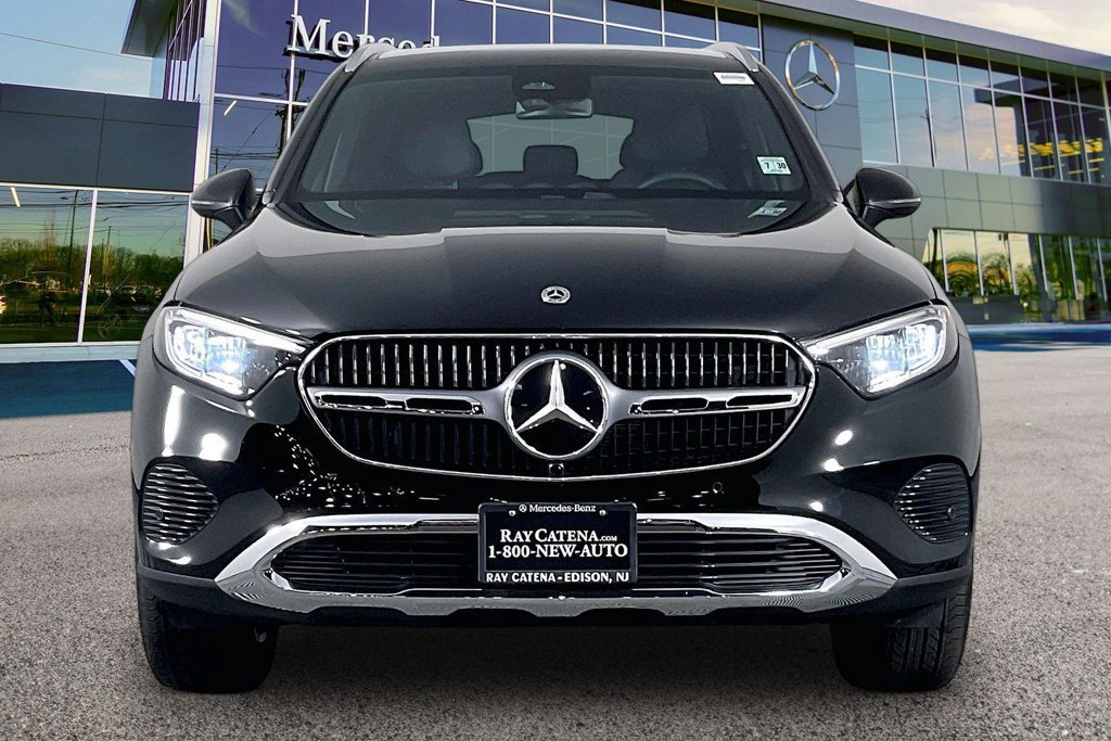 Certified 2025 Mercedes-Benz GLC 350e 4MATIC image 3