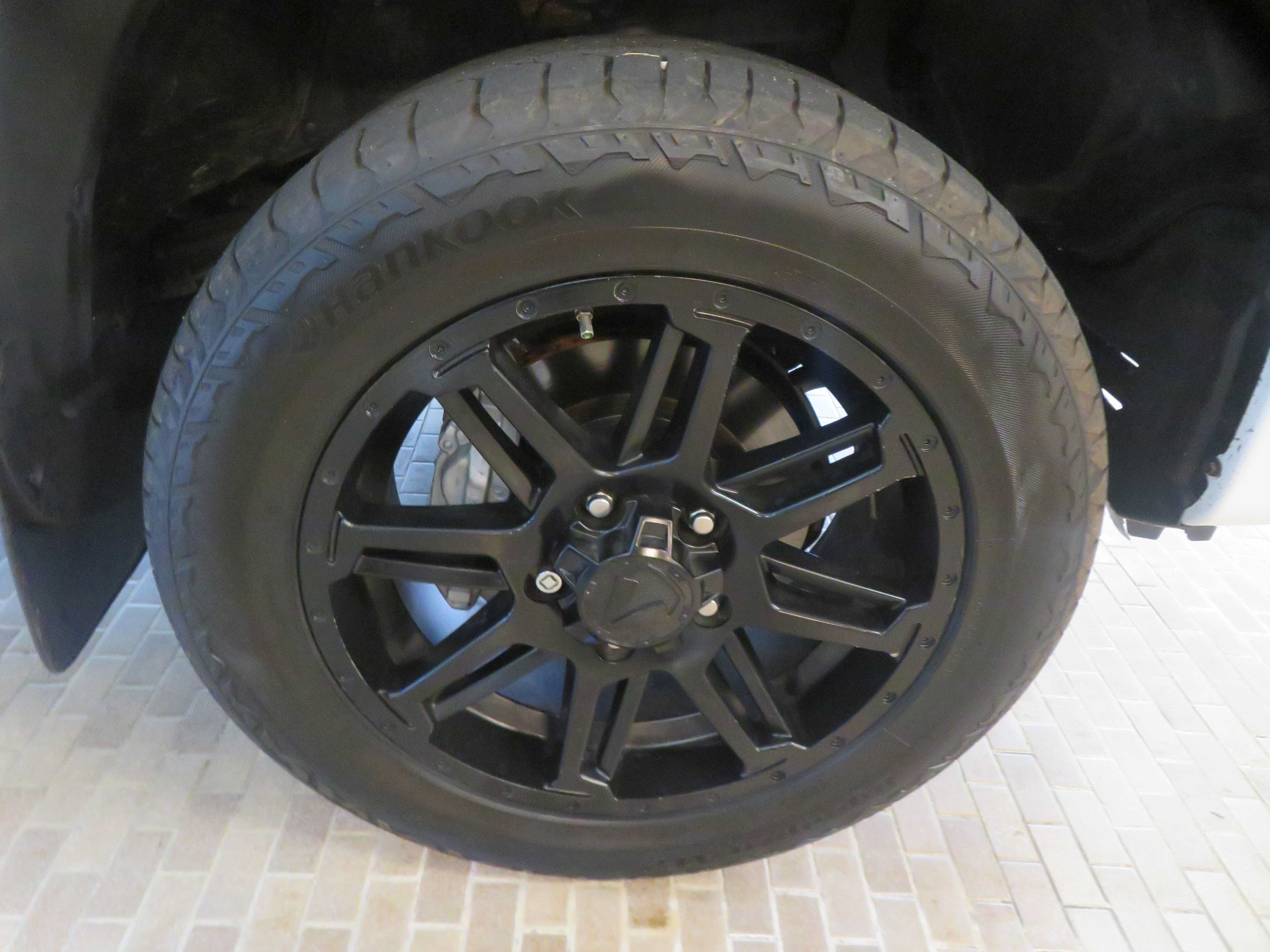 Used 2018 Toyota Tundra SR5 w/ SR5 Upgrade Package AWD/4WD image 10