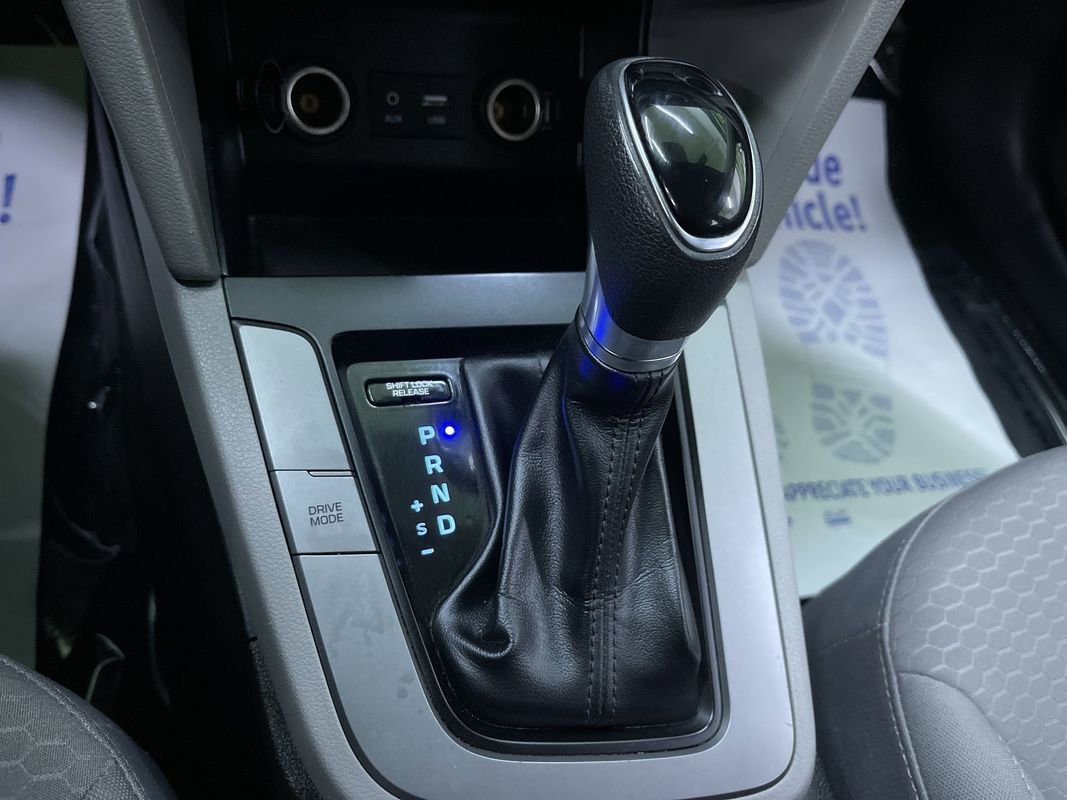 Used 2019 Hyundai Elantra SE image 23
