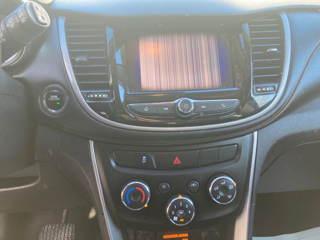 Used 2020 Chevrolet Trax LT w/ LT Convenience Package image 23