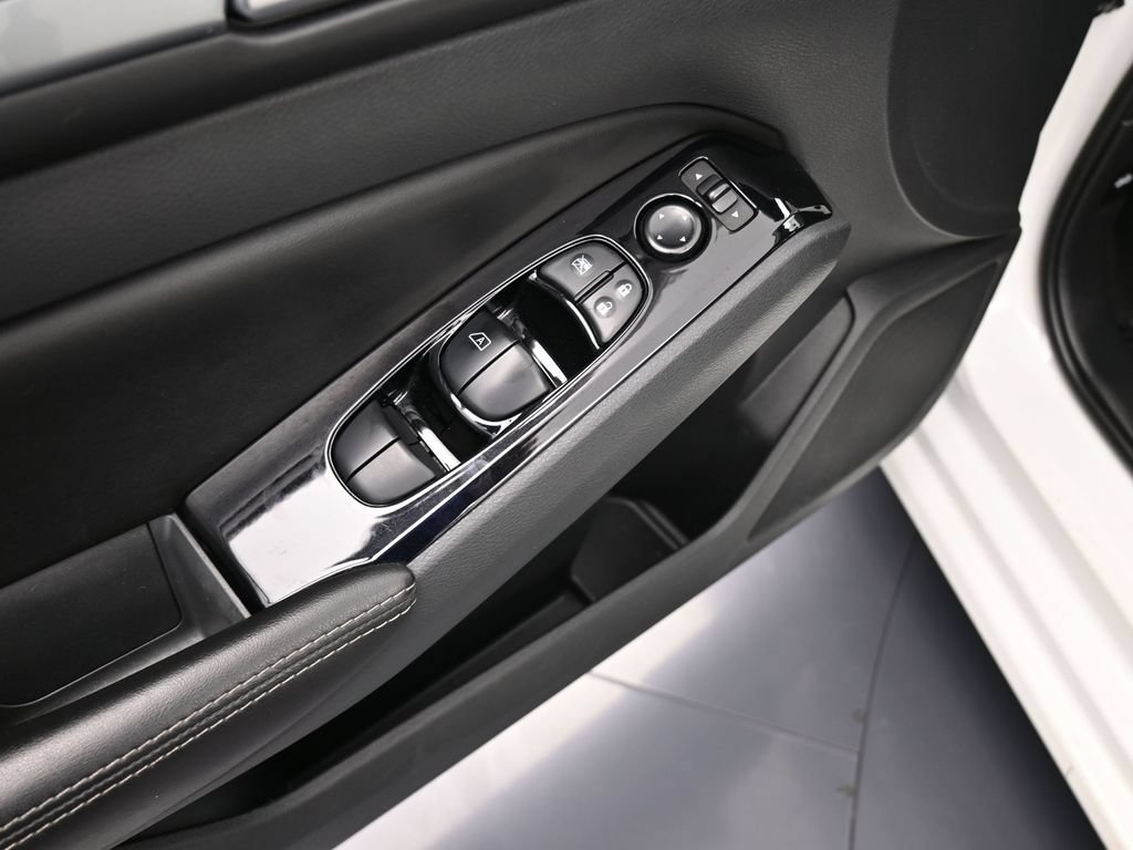 Used 2023 Nissan Altima 2.5 SV FWD image 13