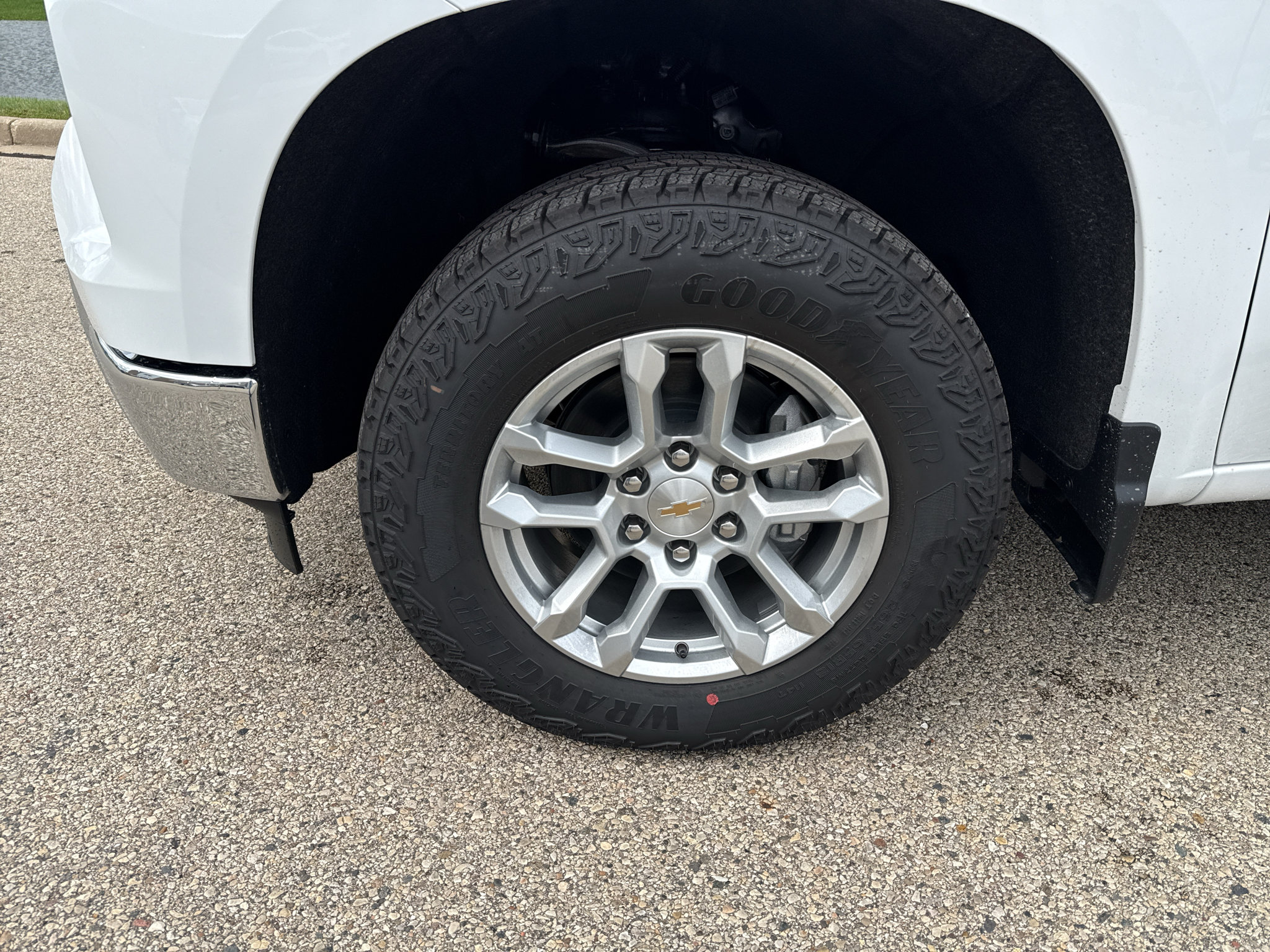 New 2026 Chevrolet Silverado 1500 LT w/ Z71 Off-Road Package AWD/4WD image 7