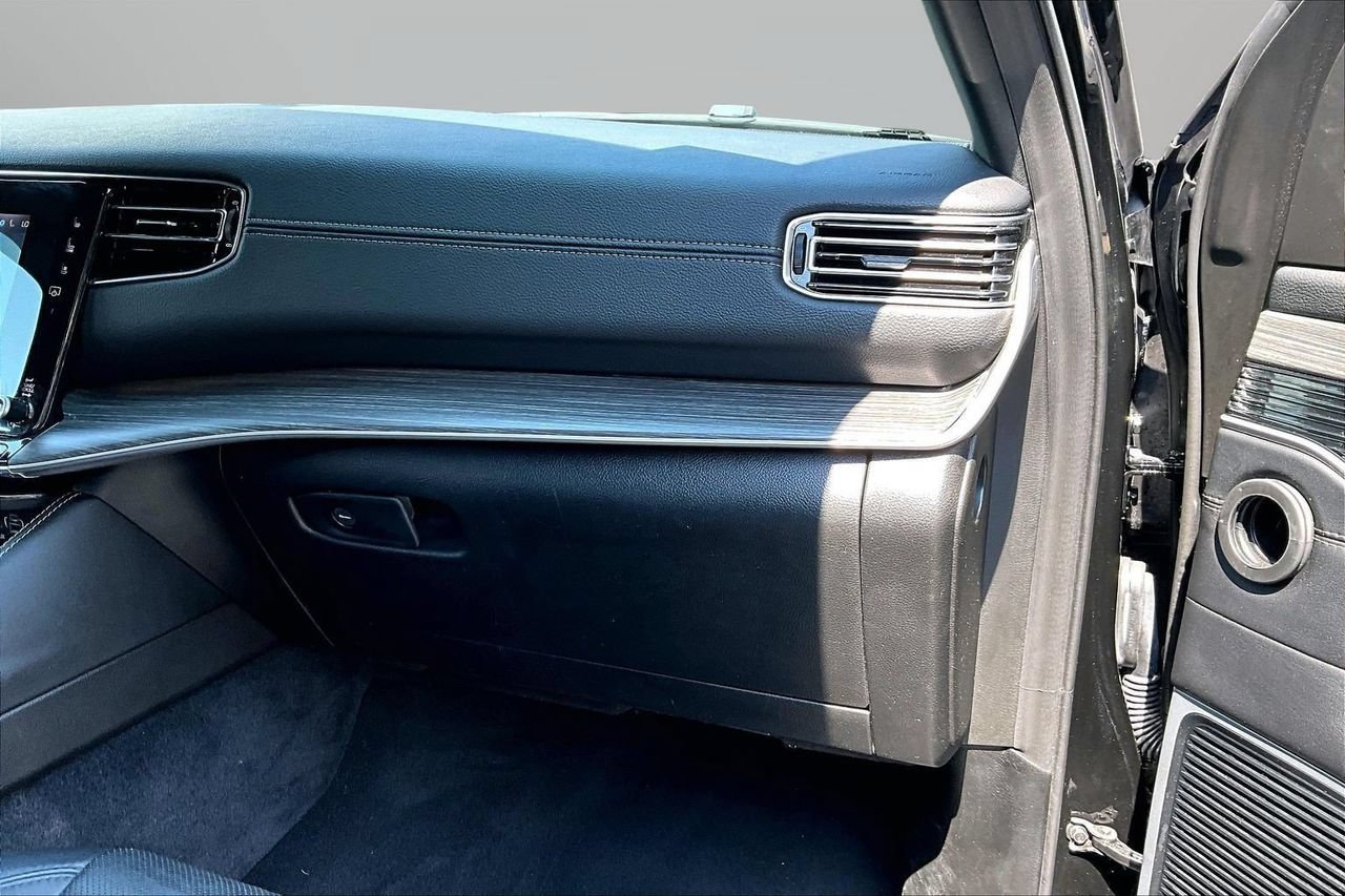 Certified 2024 Jeep Wagoneer L Series II w/ Flexible Seating Group AWD/4WD image 18