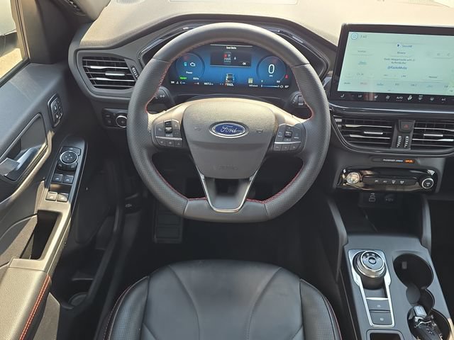 Used 2025 Ford Escape ST-Line Elite w/ Premium Technology Package AWD/4WD image 28