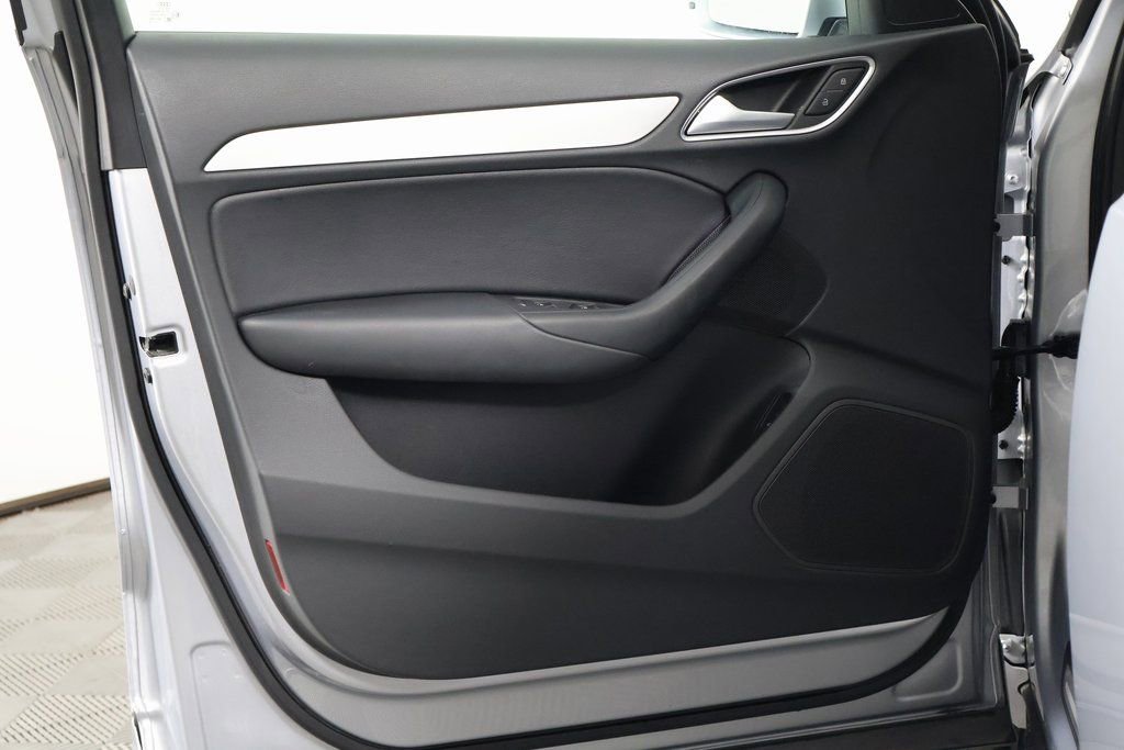 Used 2018 Audi Q3 2.0T Premium image 12