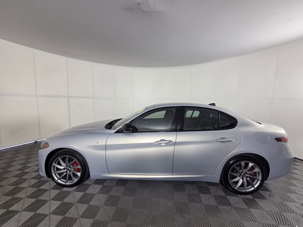 Used 2024 Alfa Romeo Giulia Ti image 27