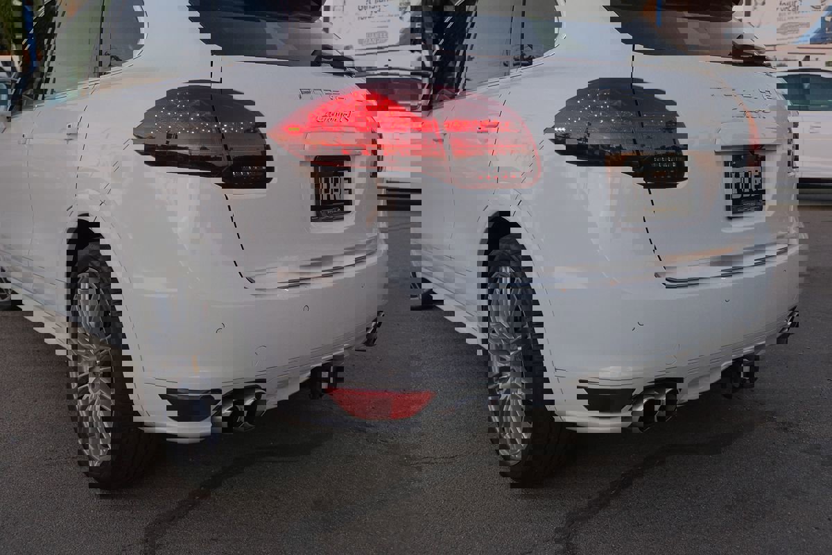 Used 2014 Porsche Cayenne GTS image 41