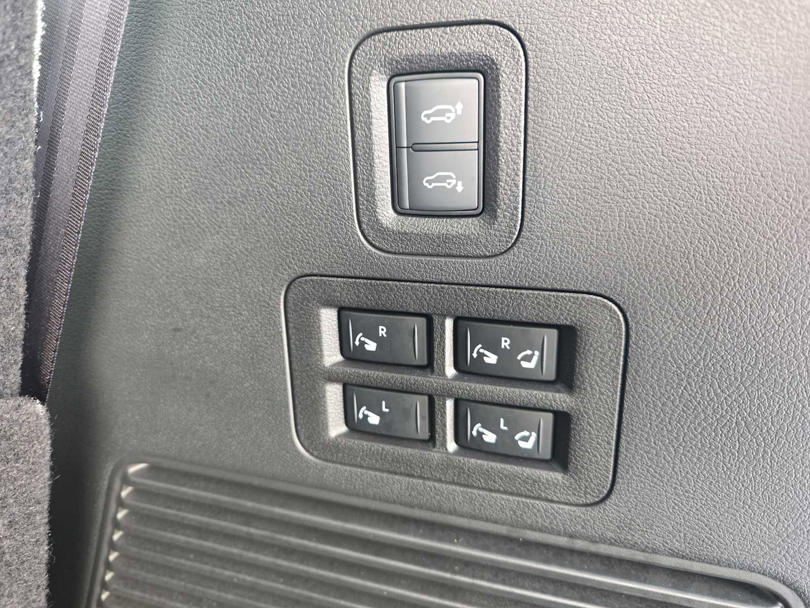 Certified 2025 INFINITI QX80 Sensory image 26