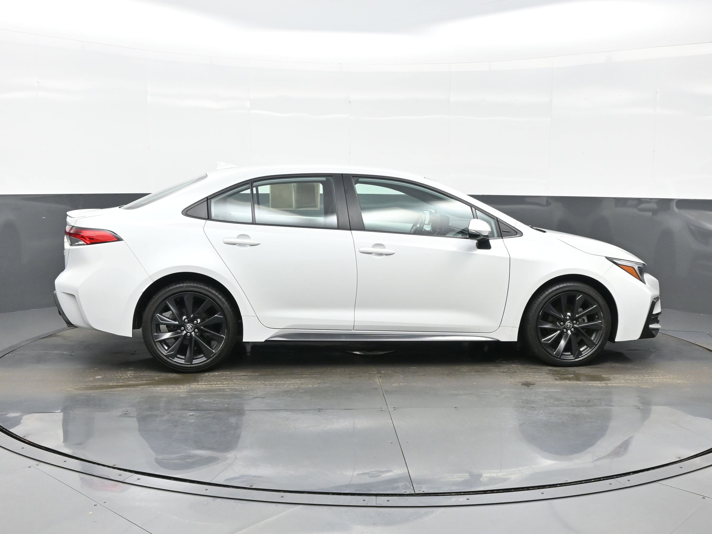 Used 2024 Toyota Corolla SE image 7