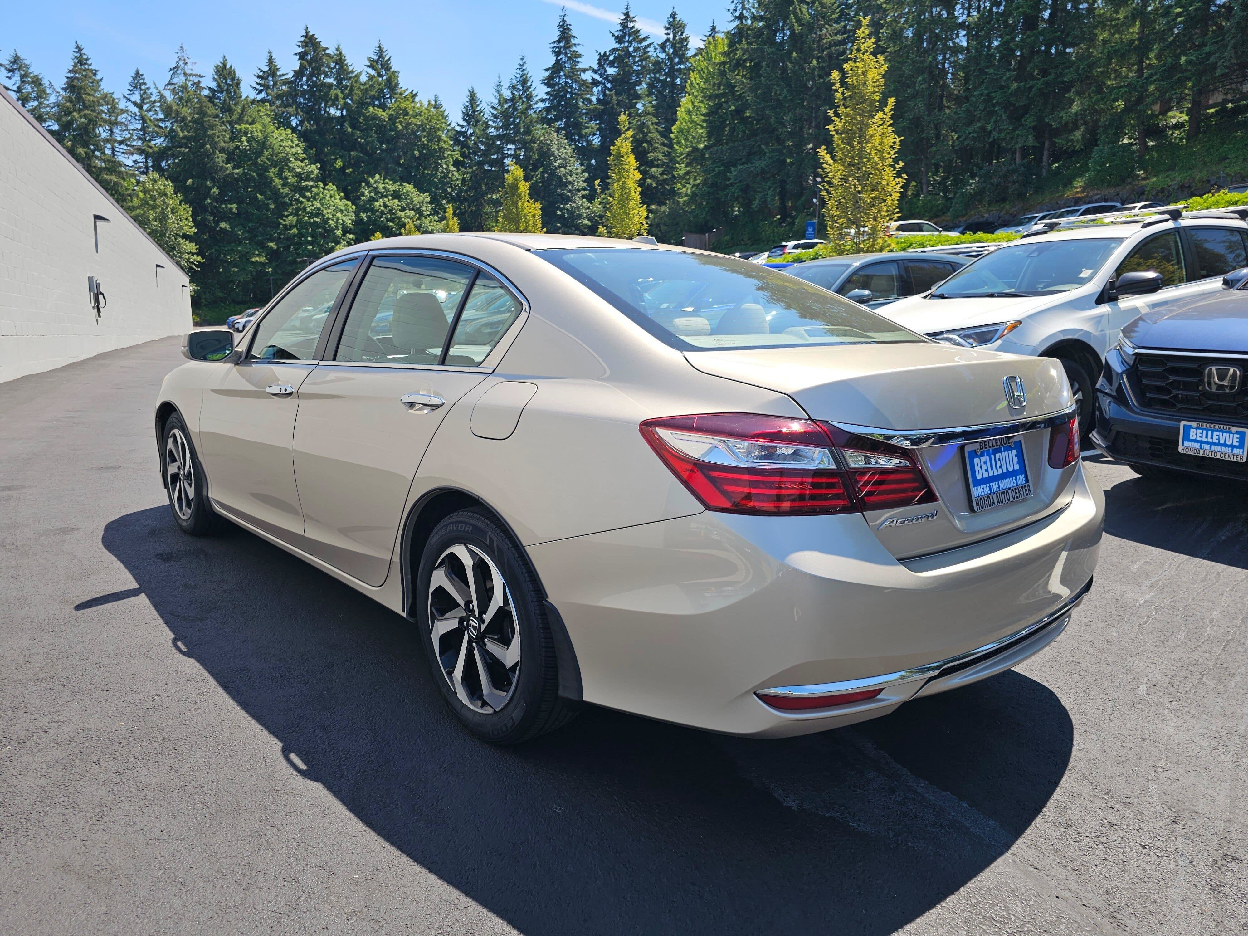 Used 2016 Honda Accord EX image 40