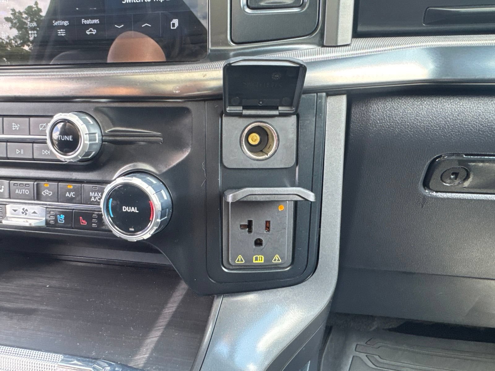 Used 2024 Ford F150 Lariat w/ Equipment Group 502A High AWD/4WD image 28