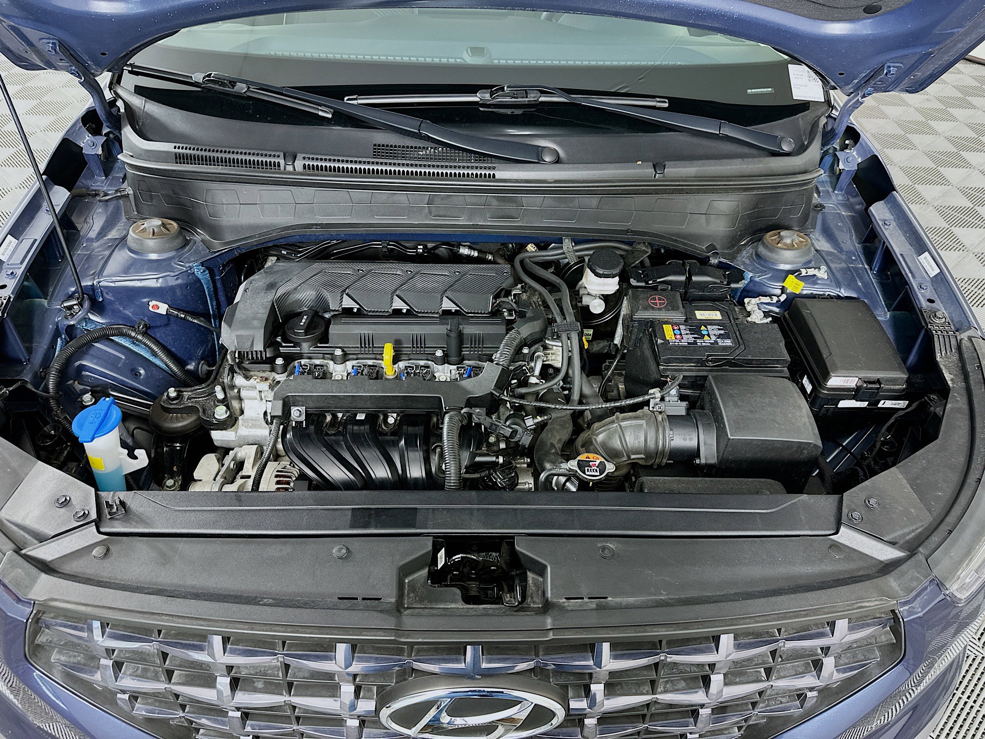 Used 2024 Hyundai Venue Limited image 33