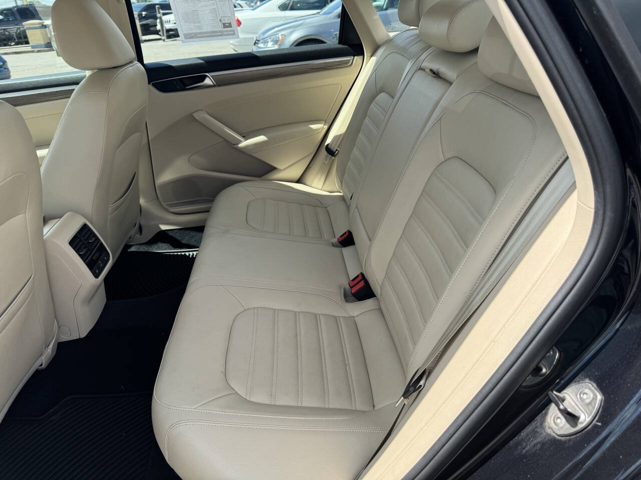 Used 2017 Volkswagen Passat 1.8T SEL Premium FWD image 31