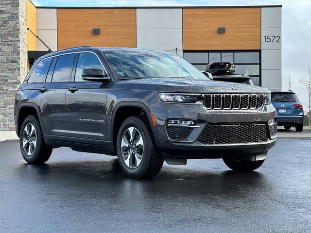 Used 2023 Jeep Grand Cherokee 4WD 4xe w/ Luxury Tech Group II image 1