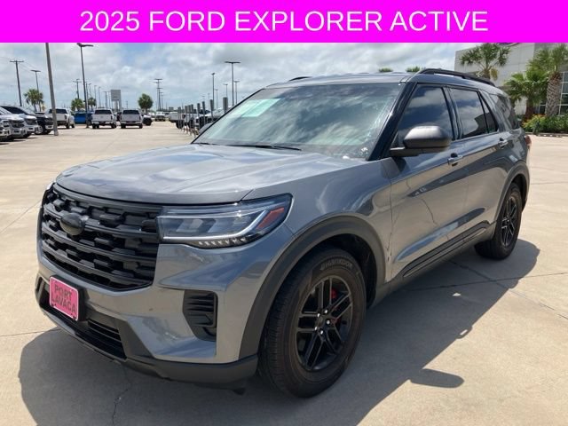Used 2025 Ford Explorer Active RWD image 3