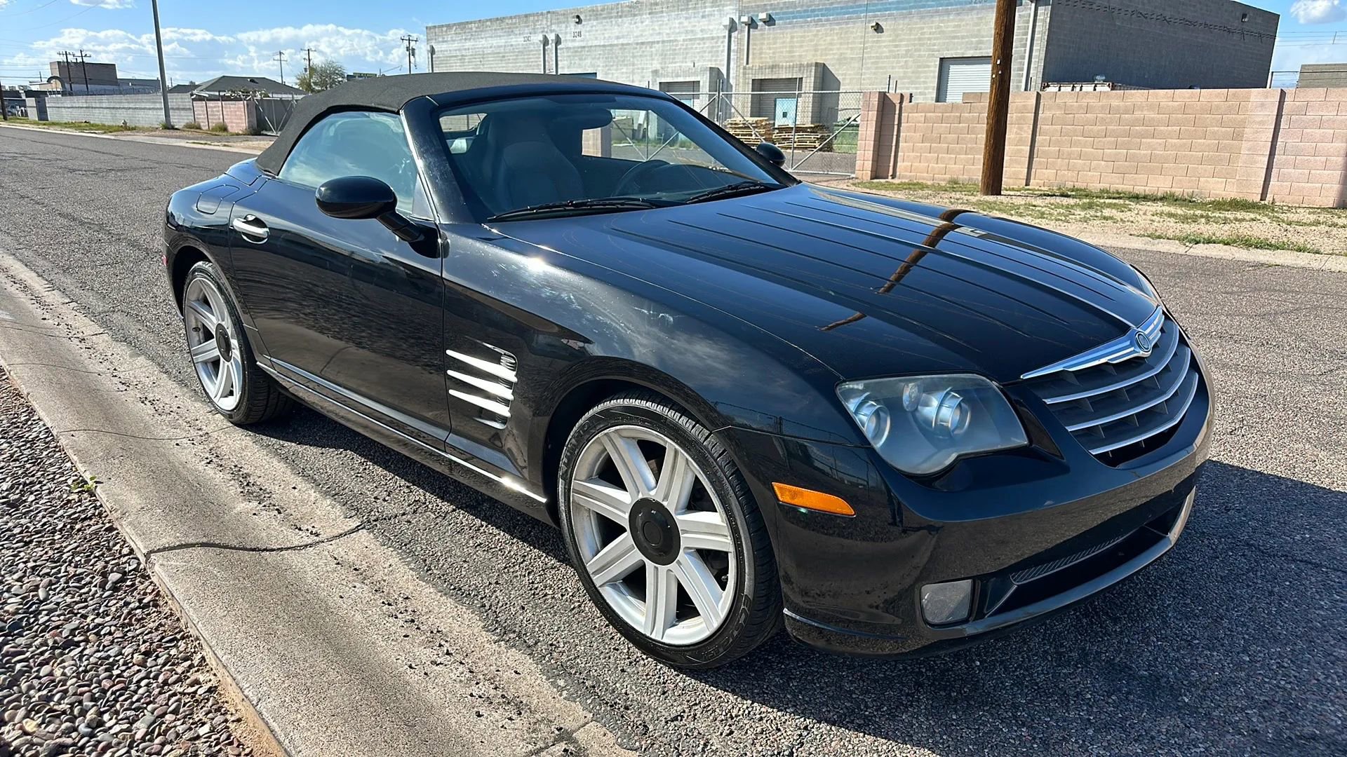 Used 2005 Chrysler Crossfire Limited image 33
