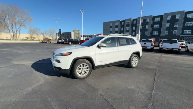 Used 2017 Jeep Cherokee Latitude w/ Safety/Convenience Group image 4