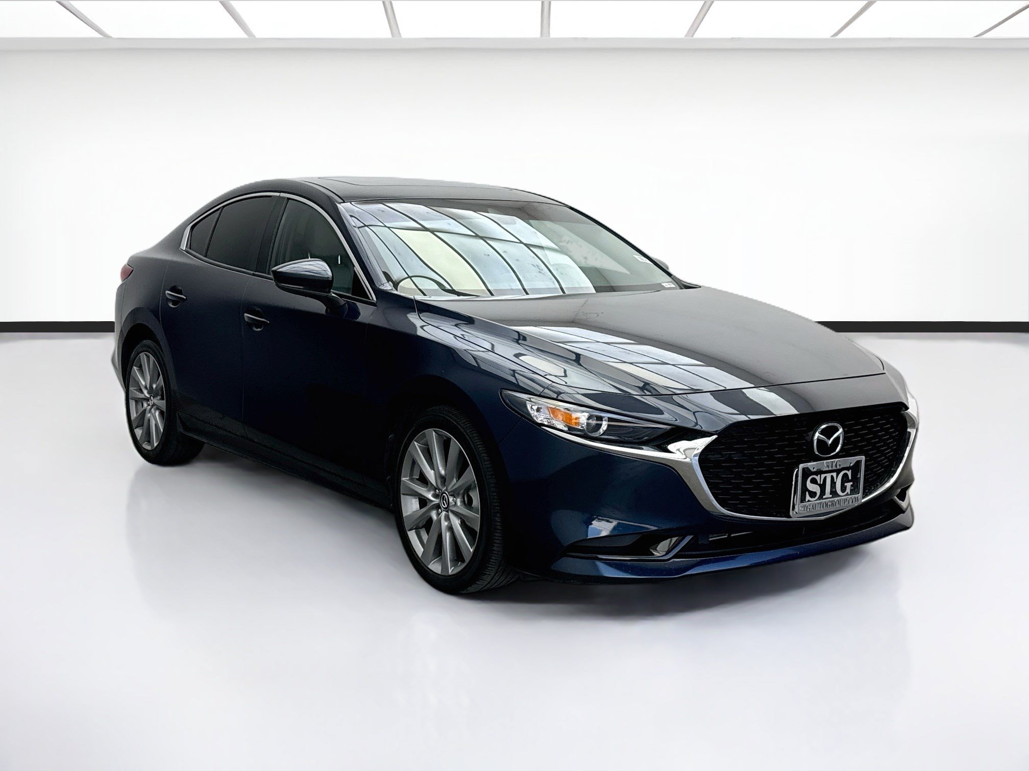 Used 2022 MAZDA MAZDA3 s FWD image 3