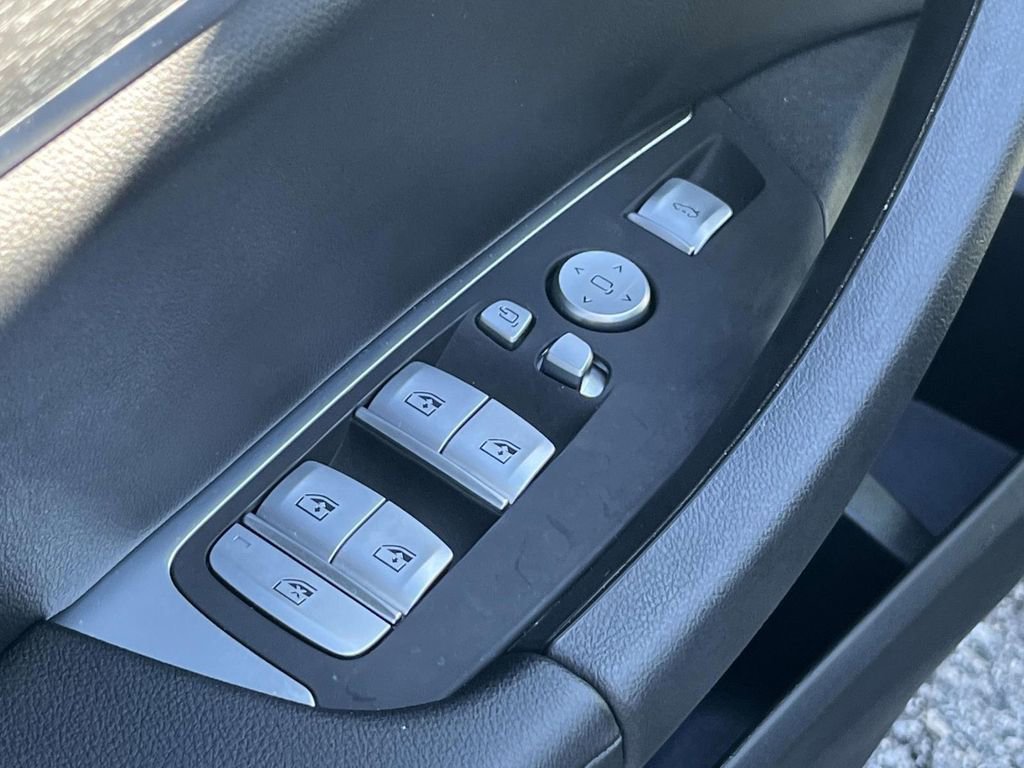 Used 2024 BMW X3 sDrive30i w/ Premium Package image 21