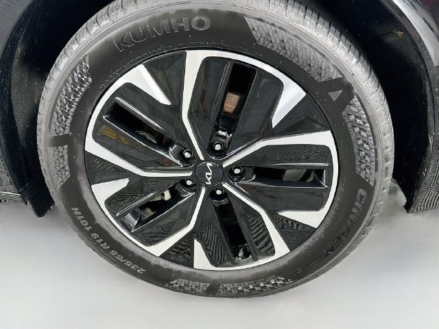 Used 2024 Kia EV6 Wind w/ Wind Technology Package AWD/4WD image 32