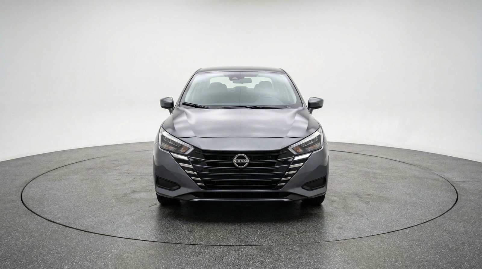 Used 2025 Nissan Versa SV image 2